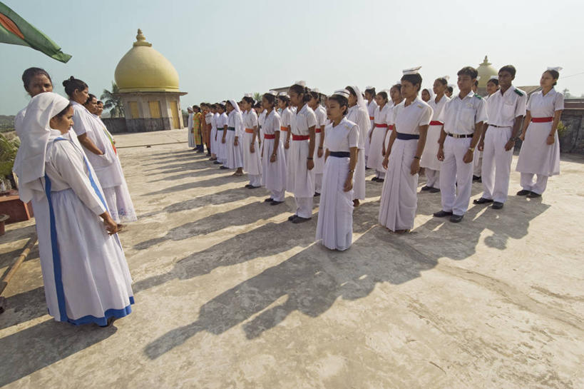 成年人,人群,护士,横图,孟加拉国,亚洲,一排,整齐,许多人,教育,排列,一群人,摄影,队列,南亚,孟加拉人民共和国,年轻女性,年轻人,彩图