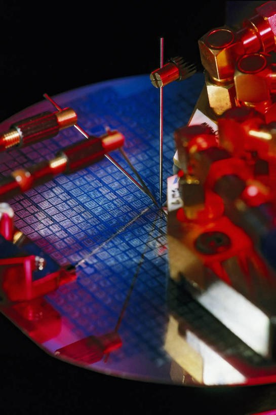 无人,竖图,室内,特写,技术,德国,研究,科学,配件,设备,物品,工业,摄影,部件,半导体,工程,电脑芯片,科学实验,彩图