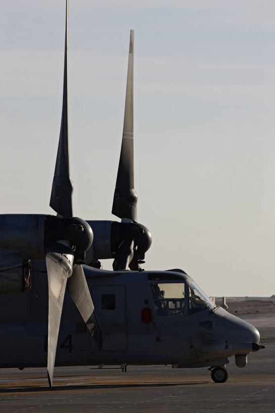 无人,竖图,室外,白天,阿富汗,军事,飞,战争,摄影,飞行器,货运,军用机,螺旋桨飞机,彩图,美国海军陆战队