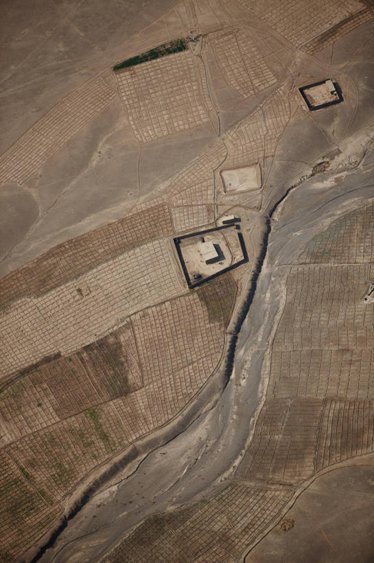 无人,竖图,俯视,航拍,室外,白天,沙漠,阿富汗,田地,河床,天气,摄影,腐烂,泥,鸟瞰,干的,彩图,高角度拍摄
