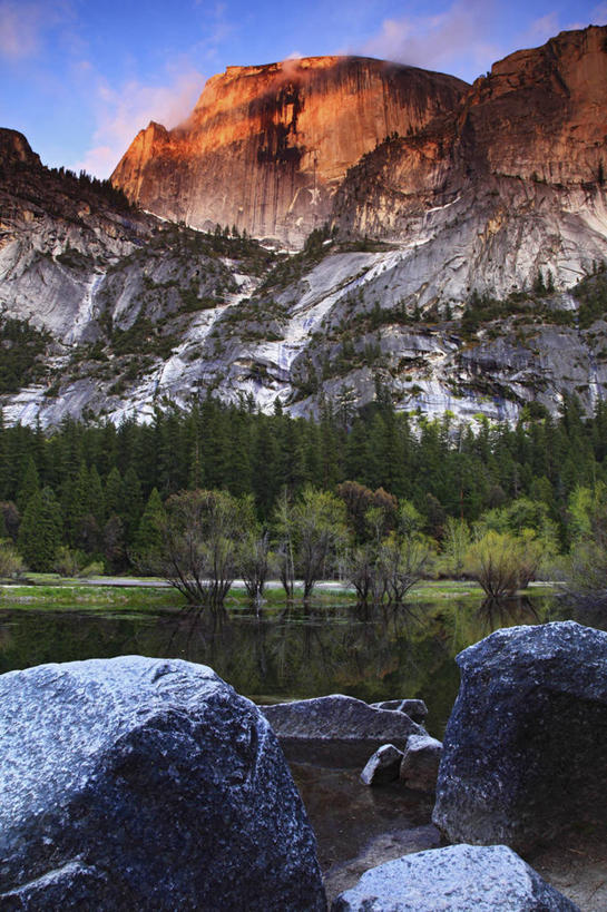 无人,公园,竖图,室外,白天,湖,日落,美国,地形,山谷,地标建筑,摄影,花岗岩,北美,北美洲,国家公园,加利福尼亚,约塞米蒂国家公园,美洲,加州,加利福尼亚州,优胜美地国家公园,金州,黄金州,北亚美利加洲,亚美利加洲,镜湖,美国尤塞米提国家公园,优山美地,约瑟米提国家公园,地质学,彩图,旅行,美利坚合众国