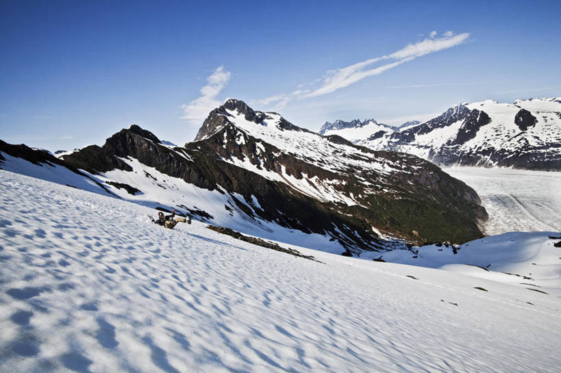 成年人,中年人,一个人,横图,室外,白天,山,山脉,雪,美国,仅一个男性,仅一个人,仅一个中年男性,滑,冰,地形,白色,摄影,朱诺,冒险,男人,男性,中年男性,休闲活动,彩图