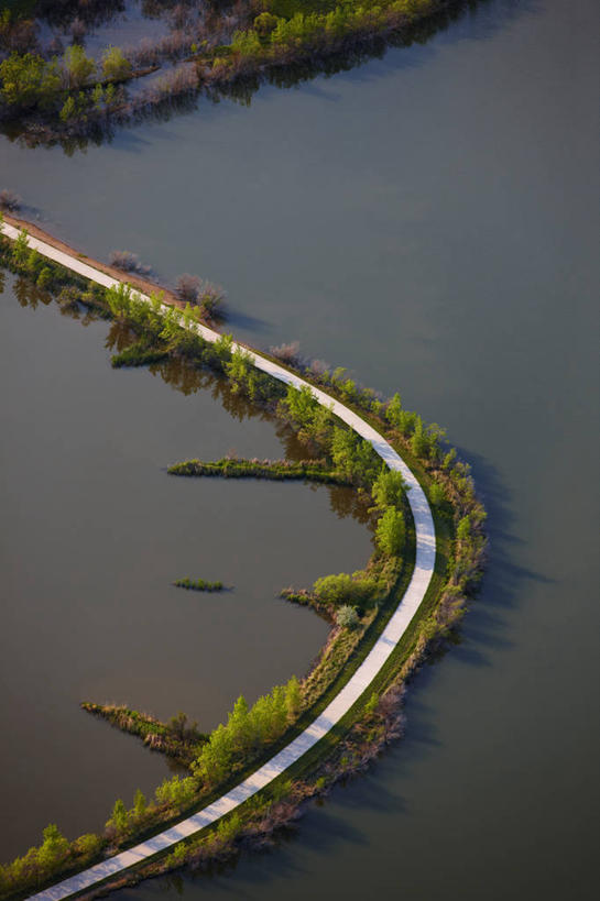 无人,竖图,俯视,航拍,室外,白天,自由,寂寞,湖,美国,弯曲,人行道,水库,运输,摄影,鸟瞰,科罗拉多州,彩图,高角度拍摄,旅行,防洪堤