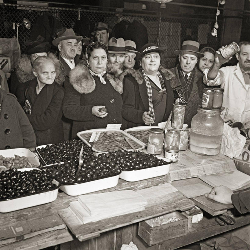 成年人,老年人,方图,黑白,室内,白天,商务,橄榄,纽约,美国,曼哈顿,食品,许多人,顾客,一群人,摄影,肖像,老年男性,老年女性