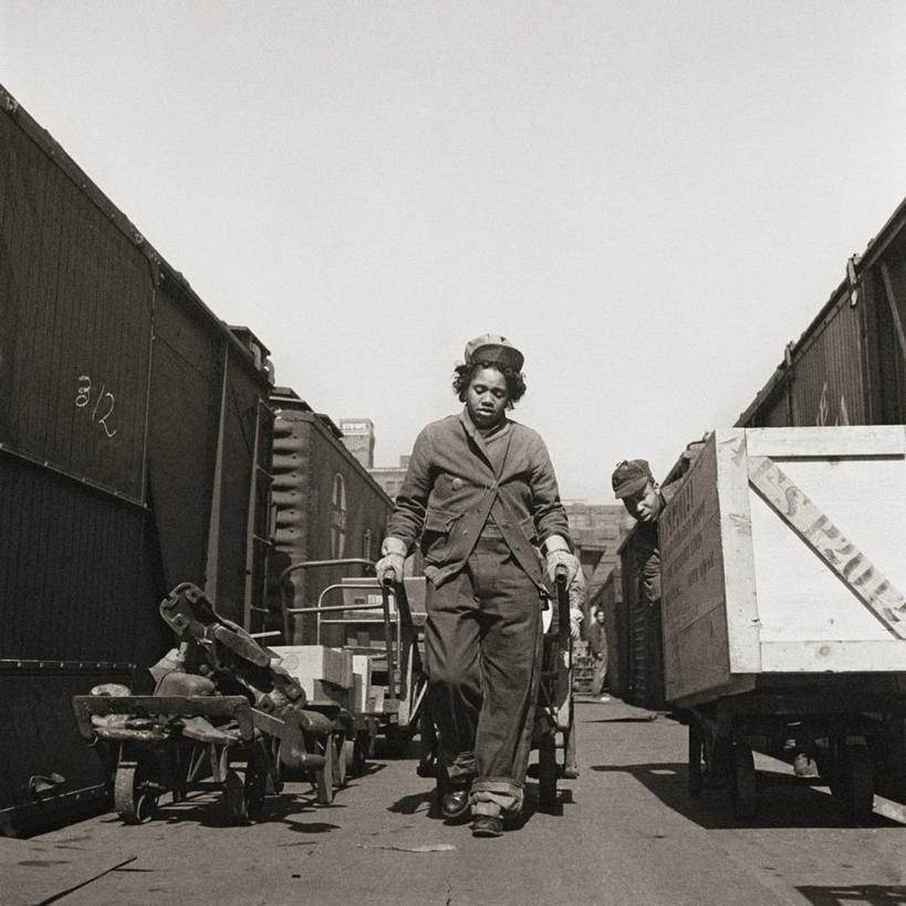 成年人,中年人,两个人,拉,方图,黑白,室外,白天,留白,美国,工作,职业,工业,运输,摄影,密苏里,中年男性,中年女性