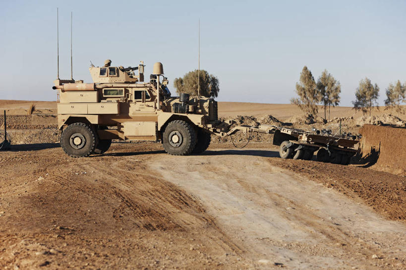 横图,室外,白天,阿富汗,摄影,保护,监视,装甲车,危险,彩图,特种部队