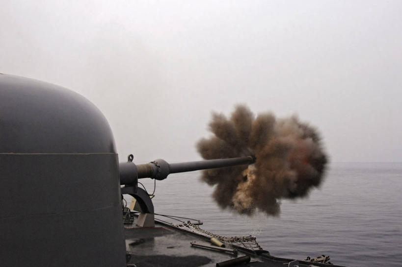 无人,横图,室外,白天,多云,军事,南海,炮,烟,摄影,噪声,彩图