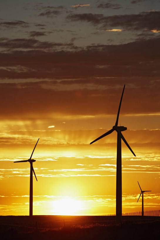 无人,竖图,室外,白天,日落,风,美国,风力,科学,发电机,塔,螺旋桨,旋转,平原,转,摄影,能源,电,电源,改变,剪影,替代能源,环境保护,涡轮,科罗拉多州,风速计,物理学,气象学,风轮机,彩图