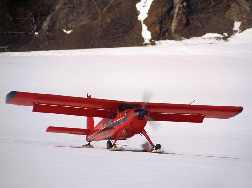 无人,攀登,横图,室外,白天,旅游,度假,通讯,自由,美景,雪,飞机,美国,加拿大,准备,冰,景观,螺旋桨,着陆,旋转,娱乐,飞,车,红色,白色,天空,自然,交通工具,滑翔,享受,休闲,景色,放松,运输,摄影,巨大,庞大,靠近,雪橇,北美,北美洲,货运,自然风光,载具,努力,美洲,雪橇车,冰河,比例,阿拉斯加,阿拉斯加州,北亚美利加洲,亚美利加洲,最后的边疆,午夜阳光之地,育空地区,卑诗省,不列颠哥伦比亚,不列颠哥伦比亚省,宏大,硕大,伟大,冒险,跨栏,日常用品,爬山,彩图,旅行,卑斯省,美利坚合众国,圣埃利亚斯山脉,冰隙