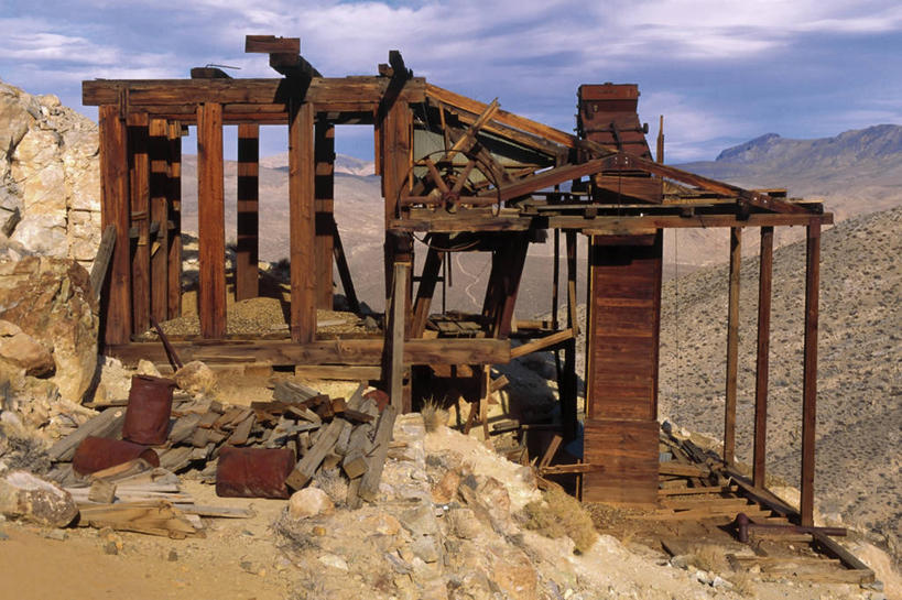 无人,公园,横图,室外,白天,抽象,旅游,度假,采矿业,美景,山,山脉,建筑,美国,废弃,木制,景观,褐色,历史,娱乐,废墟,蓝色,天空,自然,享受,休闲,景色,放松,摄影,报废,腐烂,废物,北美,北美洲,国家公园,加利福尼亚,自然风光,美洲,丢弃,放弃,抛弃,加州,死亡谷国家公园,加利福尼亚州,金州,黄金州,北亚美利加洲,亚美利加洲,死谷,死谷国家公园,摈弃,破败,地质学,矿井,矿物质,几何形状,卷云,危险,岩石,彩图,屏弃,美利坚合众国,摈斥,摒除,壁架