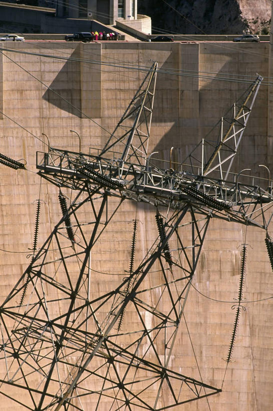 人群,竖图,室外,消失点,建筑业,瀑布,美国,废弃,阴影,曲折,弯曲,生锈,钢铁,金属,电缆,拱门,塔,混凝土,联系,角度,摄影,蜿蜒,上升,报废,电,腐蚀,侵蚀,废物,亚利桑那,北美,北美洲,美洲,丢弃,胡佛大坝,放弃,抛弃,亚利桑那州,内华达州,大峡谷之州,水电站,北亚美利加洲,亚美利加洲,水力发电,内华达,北美艾灌木丛州,产银之州,银山州,银之州,永远,科罗拉多河,腐化,米德湖,进展,摈弃,锈迹斑斑,几何形状,自然地理,彩图,屏弃,美利坚合众国,摈斥,摒除,水灾,忍耐力