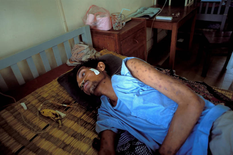 中年人,一个人,病人,横图,微生物,柬埔寨,仅一个女性,仅一个人,医学,首都,仅一个中年女性,生病,生物,摄影,医疗,病毒,生物学,艾滋病,寄生,生命体,生物病毒,艾滋病病毒,瘟疫,女人,女性,中年女性,彩图,反转录病毒,逆转录病毒,金边