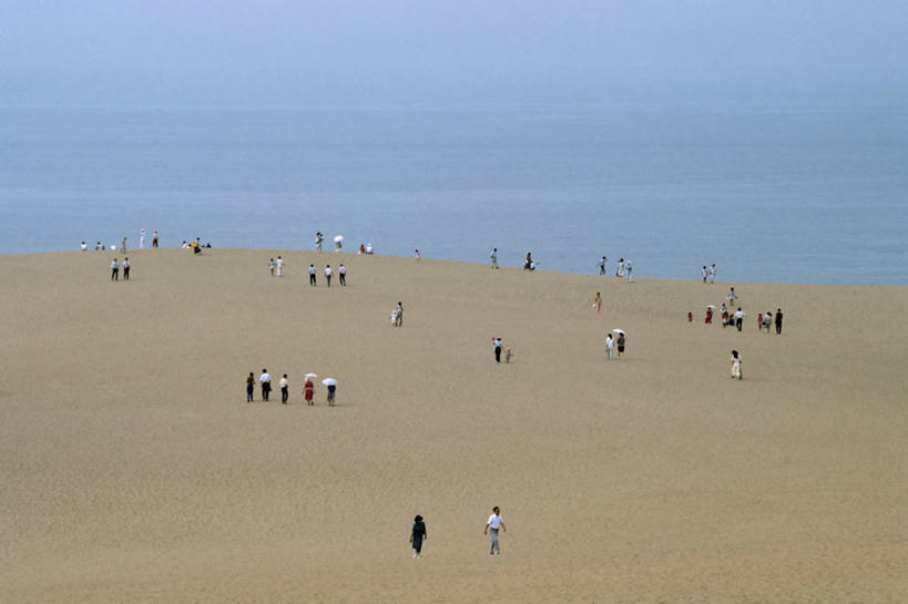 成年人,横图,室外,白天,海洋,日本,沙丘,许多人,一群人,摄影,鸟取,女人,海滩,休闲活动,彩图