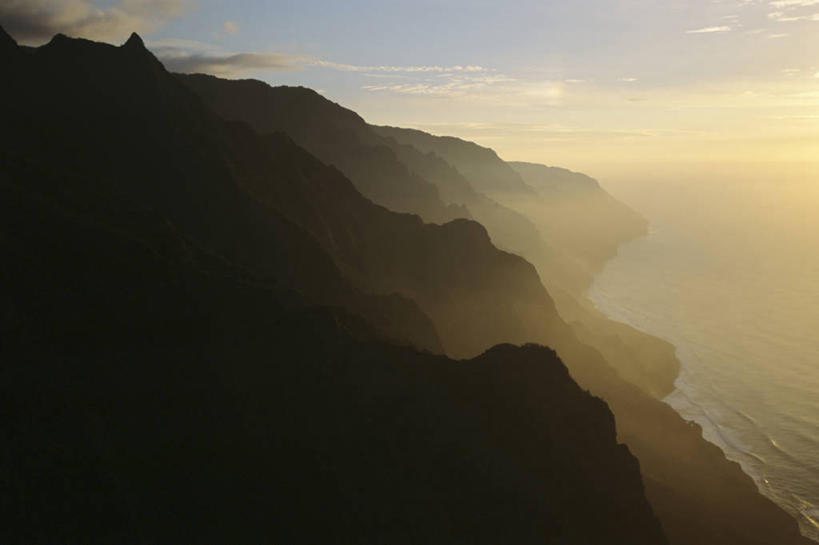 无人,横图,俯视,航拍,室外,白天,海洋,日落,山,山脉,雾,美国,摄影,太平洋,鸟瞰,逆光,考艾岛,夏威夷群岛,地质学,彩图,高角度拍摄