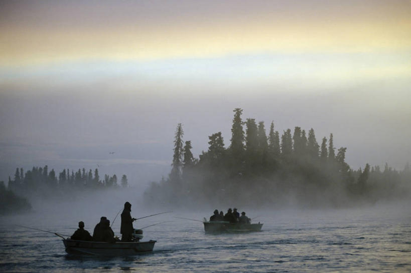 人群,横图,室外,白天,运动,海洋,河流,雾,船,美国,摄影,北美,北美洲,美洲,阿拉斯加,阿拉斯加州,北亚美利加洲,亚美利加洲,最后的边疆,午夜阳光之地,瓦尔迪兹,男人,休闲活动,彩图,钓鱼,美利坚合众国,基奈