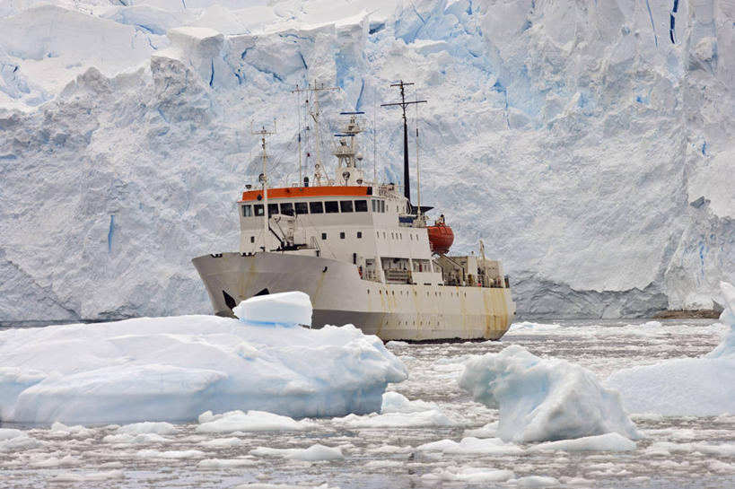 横图,室外,白天,旅游,度假,探险,冰山,海洋,美景,水,冰,地形,景观,娱乐,冰川,一个,自然,浮冰,享受,休闲,景色,放松,冷,运输,摄影,单个,气象,生态,气候,自然风光,南极洲,进攻,挑战,南极半岛,冰帽,冒险,彩图,旅行,冰架