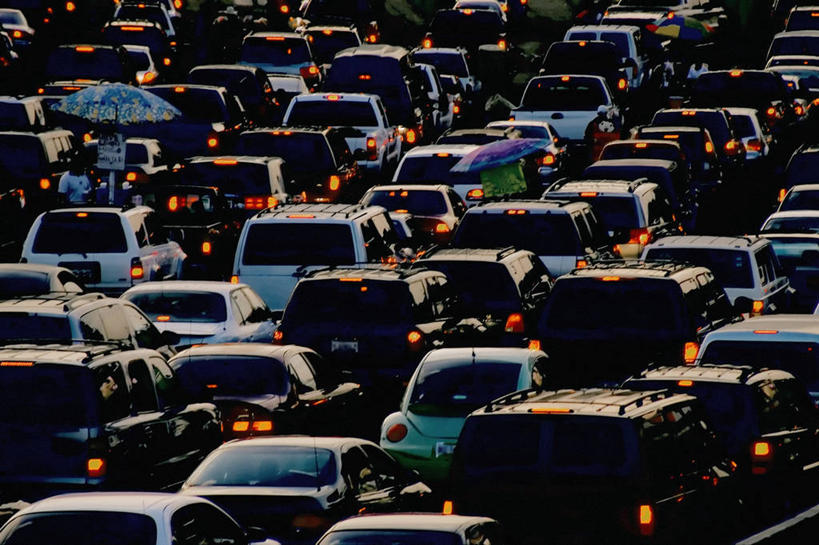 两个人,横图,室外,白天,汽车,小贩,交通,摄影,尾灯,边界,群众,彩图,交通堵塞