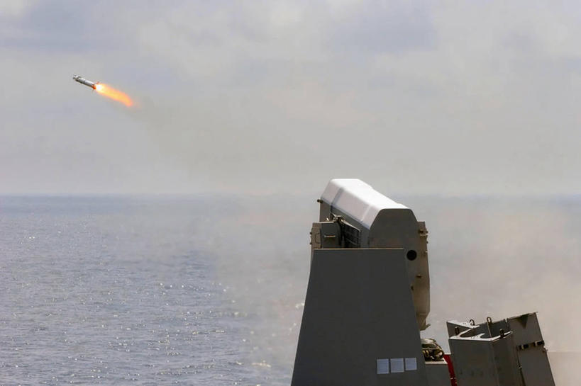 无人,横图,室外,白天,技术,射击,海洋,表演,起飞,军事,火焰,烟,大西洋,战争,摄影,导弹,军事演习,彩图