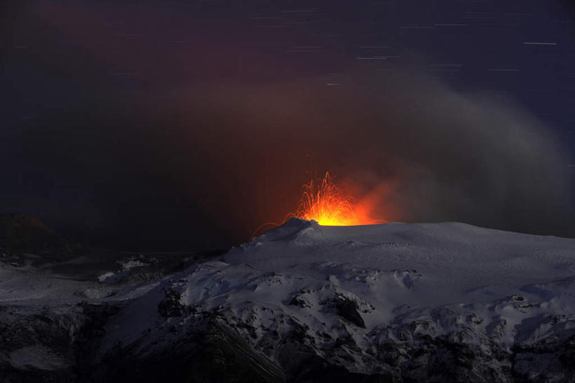无人,横图,室外,夜晚,仰视,旅游,度假,火山,美景,山,欧洲,冰岛,景观,山峰,山峦,娱乐,自然,享受,休闲,景色,熔岩,放松,自然风光,北欧,爆发,冰岛共和国,活火山,死火山,休眠火山,彩图,低角度拍摄