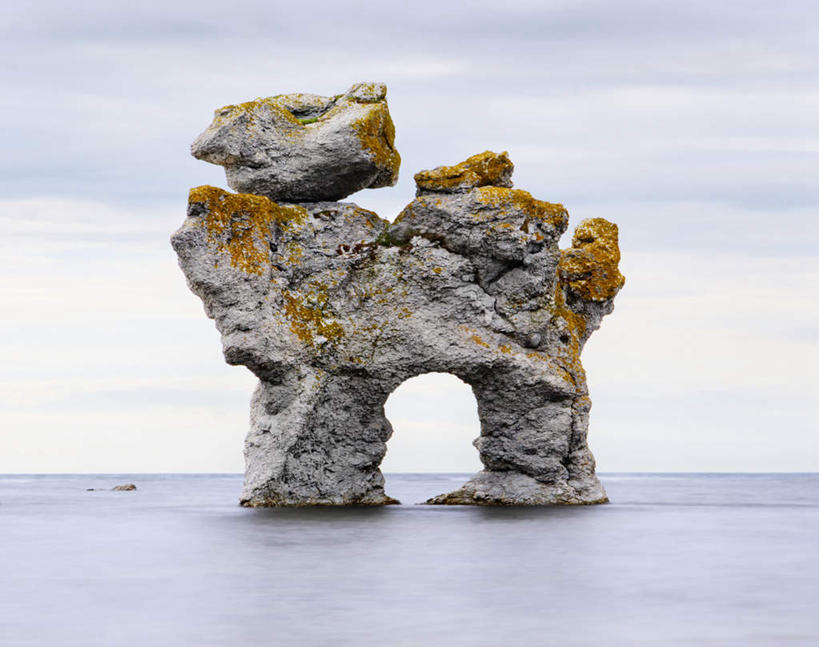 无人,横图,室外,白天,正面,旅游,度假,海浪,海洋,石头,美景,瑞典,欧洲,石子,景观,浪花,水平线,辽阔,海平线,娱乐,蓝色,蓝天,天空,自然,海水,天,享受,休闲,广阔,景色,放松,晴朗,一望无际,斯堪的纳维亚,自然风光,北欧,斯堪的纳维亚半岛,海景,万里无云,哥得兰岛,瑞典王国,无边无际,一马平川,大海,风浪,海,海水的波动,近岸浪,石块,岩石,涌浪,晴空,晴空万里,彩图,水天相接,水天一线