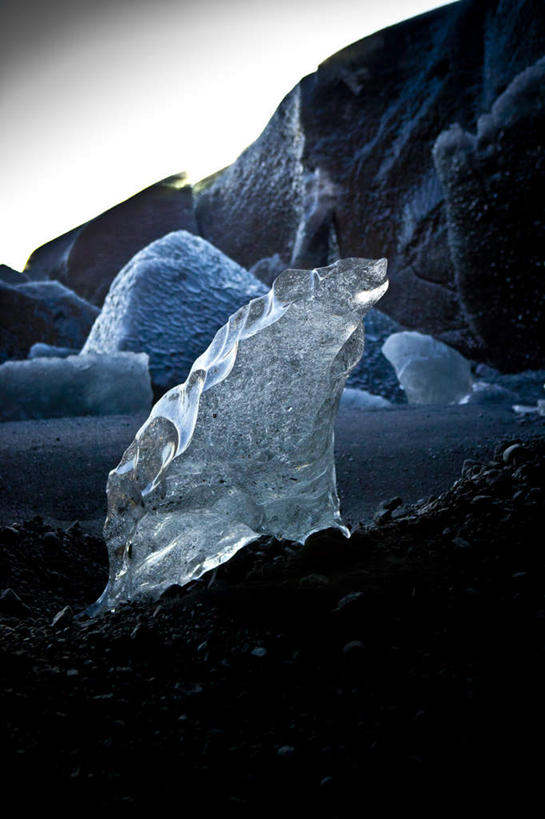 无人,公园,竖图,室外,特写,白天,正面,旅游,度假,石头,美景,欧洲,冰岛,美国,阴影,光线,石子,影子,景观,娱乐,蓝色,蓝天,天空,阳光,自然,天,享受,休闲,鹅卵石,景色,放松,晴朗,北美,北美洲,自然风光,北欧,美洲,按摩石,蒙大拿州,万里无云,冰岛共和国,北亚美利加洲,亚美利加洲,蒙大拿,长空之乡,财富之州,冰河公园,冰河国家公园,石块,晴空,晴空万里,彩图