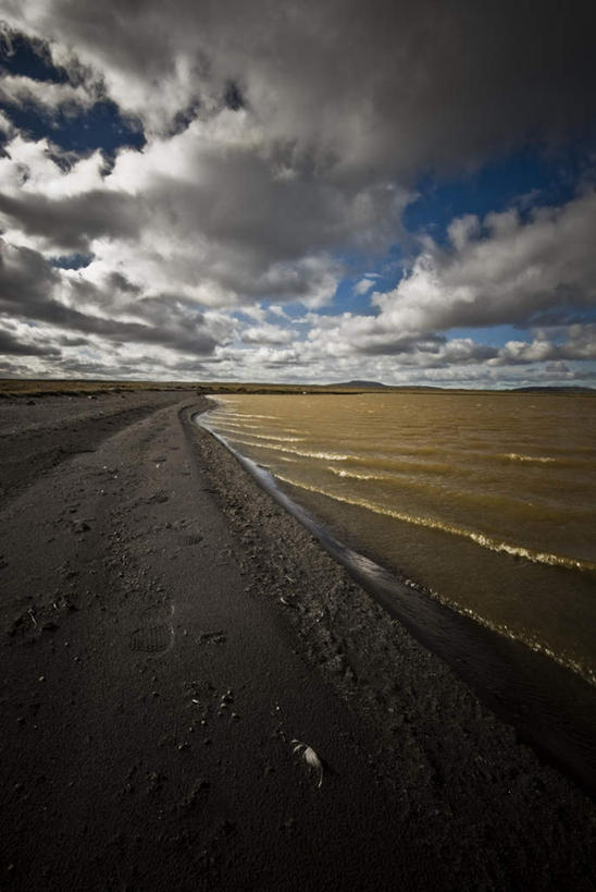 无人,竖图,室外,白天,正面,旅游,度假,美景,道路,路,公路,阴影,光线,影子,景观,旷野,田野,云,云朵,交通,云彩,娱乐,蓝色,白云,蓝天,天空,阳光,自然,天,享受,休闲,景色,放松,自然风光,原野,马路,彩图