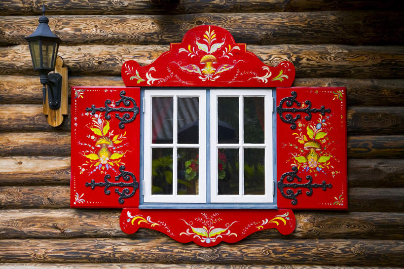 无人,家,木屋,横图,室外,白天,正面,窗户,照明,阴影,装饰,光线,壁灯,影子,灯光,玻璃窗,住宅,灯,红色,阳光,灯具,华丽,修饰,照亮,点缀,风格,照明设备,衬托,美观,雅致,雅观,气势,格调,派头,气概,作风,彩图,茅舍,茅屋,棚屋,小木屋,小屋