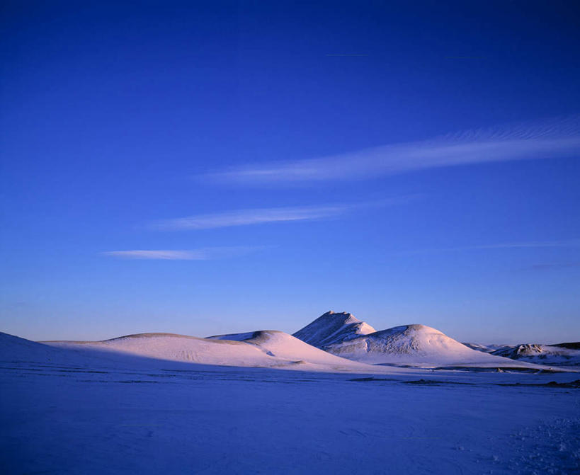 无人,横图,室外,白天,正面,旅游,度假,石头,美景,山,山脉,欧洲,冰岛,阴影,光线,石子,影子,景观,山峰,云,云朵,山峦,云彩,娱乐,蓝色,白云,蓝天,天空,阳光,自然,群山,天,享受,休闲,广阔,宽广,景色,放松,晴朗,宽阔,自然风光,北欧,冰岛共和国,广大,石块,岩石,晴空,彩图
