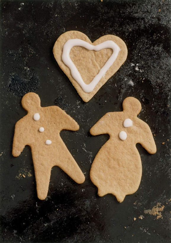 点心,无人,竖图,俯视,室内,特写,白天,爱情,爱心,丰富,食品,甜点,褐色,浪漫,食物,糕点,三个,饼干,甜食,零食,温暖,温馨,心形,成熟,恩爱,摄影,影棚,和睦,姜饼,姜饼人,装饰饼干,谦让,随和,心型,彩图,高角度拍摄,全身,影棚拍摄,拍摄,融洽