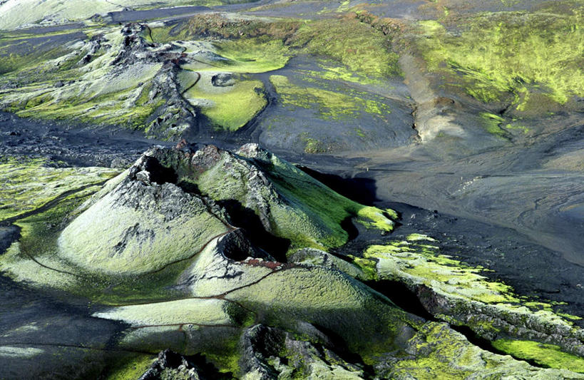 无人,横图,俯视,航拍,室外,白天,旅游,度假,草地,草坪,火山,美景,植物,欧洲,冰岛,景观,娱乐,草,树,树木,绿色,自然,享受,休闲,景色,放松,生长,成长,鸟瞰,自然风光,北欧,冰岛共和国,活火山,死火山,休眠火山,彩图,高角度拍摄