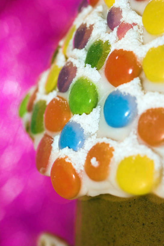 无人,竖图,俯视,彩色,室内,特写,白天,许多,阴影,装饰,光线,影子,灯光,食品,糖,糖果,甜点,甜品,软糖,很多,食物,甜食,五颜六色,华丽,修饰,色彩斑斓,点缀,挑选,选择,五彩缤纷,衬托,美观,雅致,雅观,五彩斑斓,五光十色,彩图,高角度拍摄