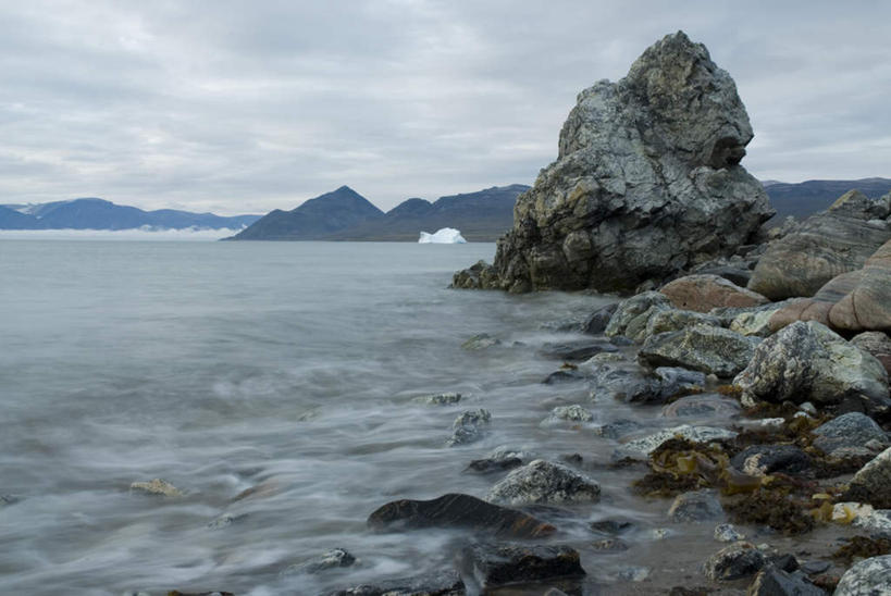 无人,横图,室外,白天,正面,旅游,度假,草地,海浪,海洋,石头,美景,日落,植物,加拿大,阴影,光线,石子,影子,景观,浪花,晚霞,霞光,云,云朵,落日,青苔,苔藓,云彩,娱乐,草,树,树木,蓝色,绿色,白云,蓝天,天空,阳光,自然,海水,黄昏,天,享受,休闲,景色,彩霞,放松,生长,晴朗,成长,北美,北美洲,自然风光,美洲,海景,北亚美利加洲,亚美利加洲,巴芬岛,夕照,大海,风浪,海,海水的波动,近岸浪,石块,岩石,涌浪,晴空,夕阳,彩图,斜阳
