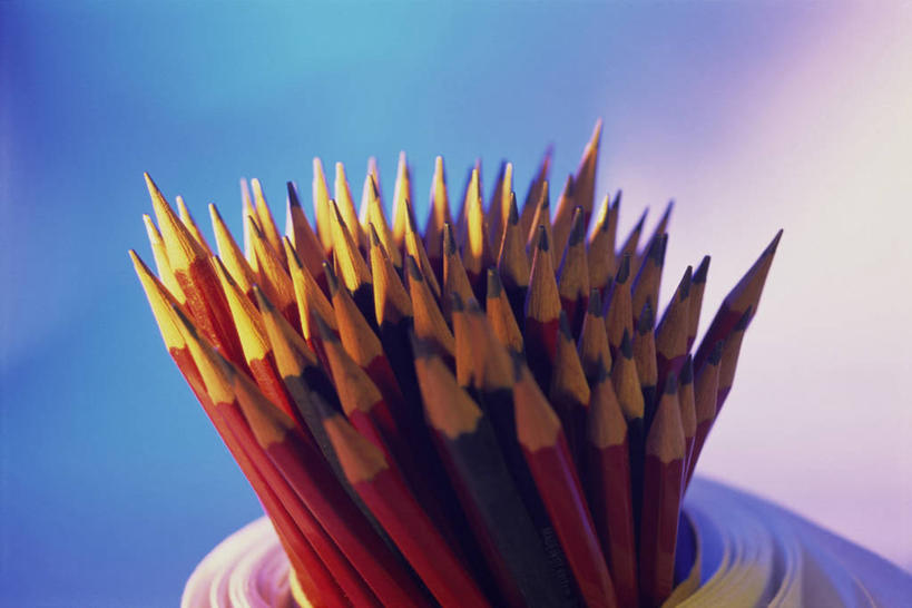 无人,横图,俯视,室内,白天,光晕,笔筒,一堆,许多,阴影,堆叠,堆积,光线,笔,影子,办公用品,很多,文具,红色,蓝色,紫色,阳光,铅笔,学习用品,堆,文具用品,彩图,高角度拍摄