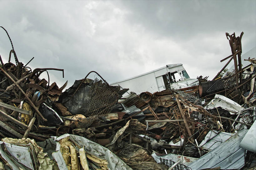 无人,家,横图,室外,白天,仰视,汽车,加拿大,许多,压扁,阴影,环保,光线,影子,房屋,屋子,垃圾,破坏,楼房,破损,废墟,住宅,车,阳光,交通工具,轿车,能源,垃圾场,损坏,回收,资源,北美,北美洲,载具,美洲,利用,低碳,循环,省会,北亚美利加洲,亚美利加洲,持续,魁北克,魁北克城,魁北克省,魁北克市,彩图,低角度拍摄,房子