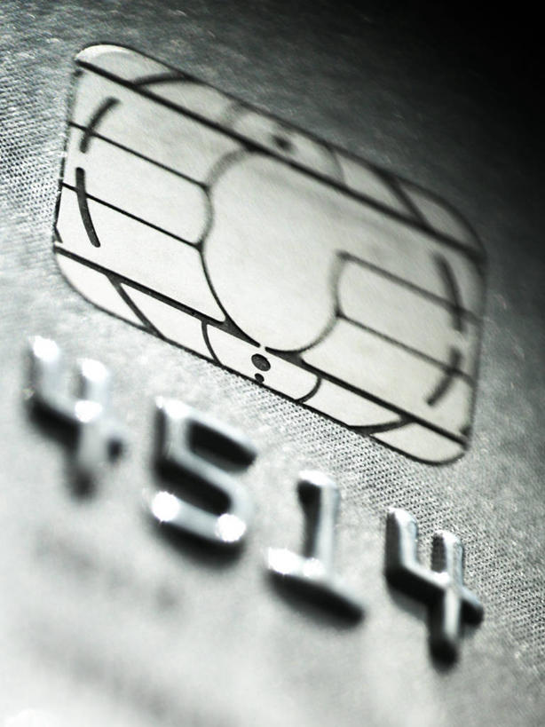 无人,竖图,俯视,室内,特写,白天,信用卡,一张,阴影,朦胧,模糊,光线,钱币,影子,灯光,维护,卡,储蓄卡,金融,保护,芯片,守护,庇护,护卫,掩护,珍爱,回护,货币,银行卡,彩图,高角度拍摄