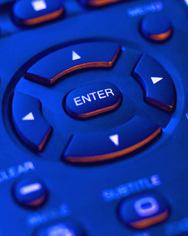 无人,竖图,俯视,室内,特写,白天,阴影,光线,英文,便当,标志,文字,影子,字符,字母,灯光,方向,标识,箭头,按钮,遥控器,英文字母,便利,指向,簇,方便,利便,轻易,彩图,高角度拍摄