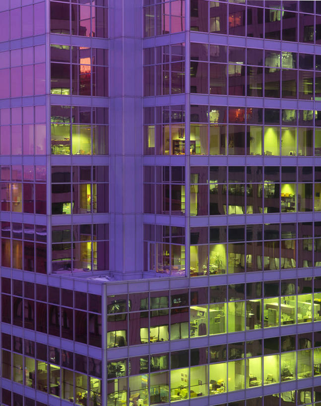 无人,家,栏杆,竖图,室外,夜晚,正面,窗户,落地窗,加拿大,阴影,光线,影子,房屋,屋子,围栏,灯光,护栏,楼房,玻璃窗,住宅,北美,北美洲,美洲,北亚美利加洲,亚美利加洲,魁北克省,蒙特利尔,蒙特利尔市,蒙特娄,圣人之城,彩图,房子