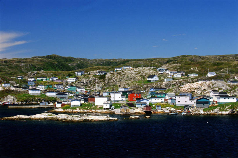 无人,家,横图,俯视,室外,白天,度假,河流,石头,美景,山,山脉,水,城市风光,城市,加拿大,阴影,波纹,光线,石子,影子,房屋,屋子,河水,景观,山峰,水流,云,云朵,山峦,拥挤,云彩,娱乐,楼房,住宅,蓝色,白云,蓝天,水纹,天空,阳光,波浪,群山,天,享受,休闲,景色,放松,晴朗,北美,北美洲,美洲,北亚美利加洲,亚美利加洲,纽芬兰,石块,岩石,晴空,彩图,高角度拍摄,房子,纽芬兰.拉布拉多,纽芬兰.拉布拉多省,纽芬兰岛