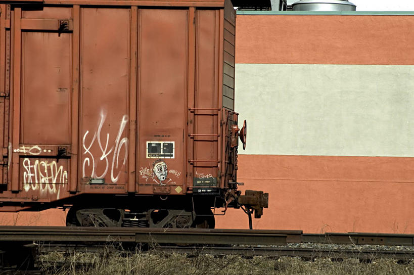 无人,工厂,横图,室外,白天,正面,抽象,绘画,草地,草坪,植物,火车,加拿大,一辆,阴影,艺术,光线,彩绘,图案,影子,墙,艺术品,古典,文化,墙壁,墙面,车,草,红色,绿色,阳光,工艺品,交通工具,品味,概念,美术,北美,高雅,北美洲,载具,美洲,美学,北亚美利加洲,亚美利加洲,卑诗省,不列颠哥伦比亚,不列颠哥伦比亚省,图文,彩图,涂鸦,工地,制造厂,卑斯省