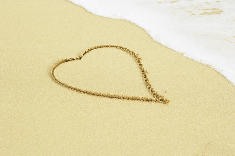 无人,横图,俯视,室外,白天,爱情,海浪,海洋,沙滩,阴影,爱心,光线,沙子,影子,海岸,浪花,沙地,浪漫,一个,阳光,海水,温暖,温馨,心形,恩爱,单个,和睦,海景,心型,大海,风浪,海,海水的波动,海滩,近岸浪,涌浪,彩图,高角度拍摄,融洽