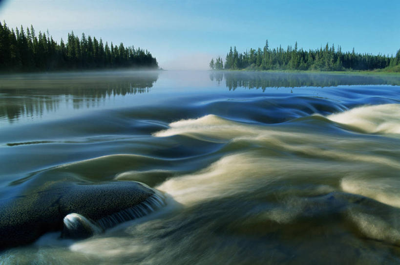无人,横图,室外,白天,正面,旅游,度假,湖,湖泊,石头,美景,树林,水,植物,加拿大,阴影,光线,石子,影子,湖面,景观,水流,水面,云,云朵,云彩,娱乐,树,树木,蓝色,绿色,白云,倒影,蓝天,天空,阳光,自然,湖水,天,享受,休闲,景色,放松,生长,晴朗,成长,倒映,北美,北美洲,自然风光,美洲,北亚美利加洲,亚美利加洲,马尼托巴,马尼托巴省,曼尼托巴省,反照,石块,岩石,晴空,彩图,曼省,缅尼托巴省,缅省