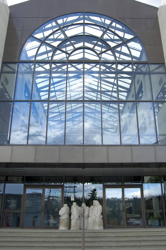 无人,竖图,室外,白天,仰视,度假,美景,窗户,楼梯,城市风光,城市,加拿大,阶梯,景观,法院,娱乐,玻璃窗,台阶,享受,休闲,景色,放松,法庭,北美,北美洲,美洲,北亚美利加洲,亚美利加洲,彩图,低角度拍摄