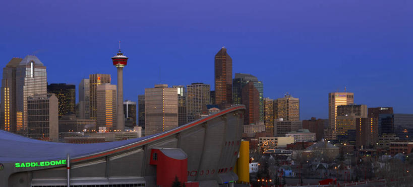 无人,高楼大厦,横图,室外,白天,正面,度假,美景,城市风光,标志建筑,城市,大厦,地标,建筑,摩天大楼,加拿大,阴影,光线,英文,标志,文字,影子,字符,字母,景观,灯光,拂晓,黎明,娱乐,标识,建设,蓝色,蓝天,天空,天,享受,休闲,景色,放松,晴朗,英文字母,北美,北美洲,美洲,阿尔伯塔省,万里无云,阿尔伯塔,北亚美利加洲,亚美利加洲,艾伯塔,艾伯塔省,卡尔加里,晴空,晴空万里,彩图,大楼,高层建筑,高楼,摩天楼,卡城