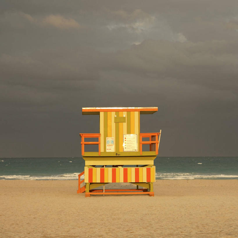 无人,栏杆,方图,室外,白天,正面,旅游,度假,海浪,海洋,美景,沙滩,美国,阴影,光线,沙子,影子,海岸,景观,浪花,乌云,围栏,沙地,娱乐,护栏,阳光,自然,海水,享受,休闲,景色,放松,北美,北美洲,自然风光,美洲,海景,佛罗里达,佛罗里达州,迈阿密,佛州,阳光州,迈阿密海滩,北亚美利加洲,亚美利加洲,棕榈海滩,救生舱,大海,风浪,海,海水的波动,海滩,近岸浪,涌浪,彩图,棕榈滩