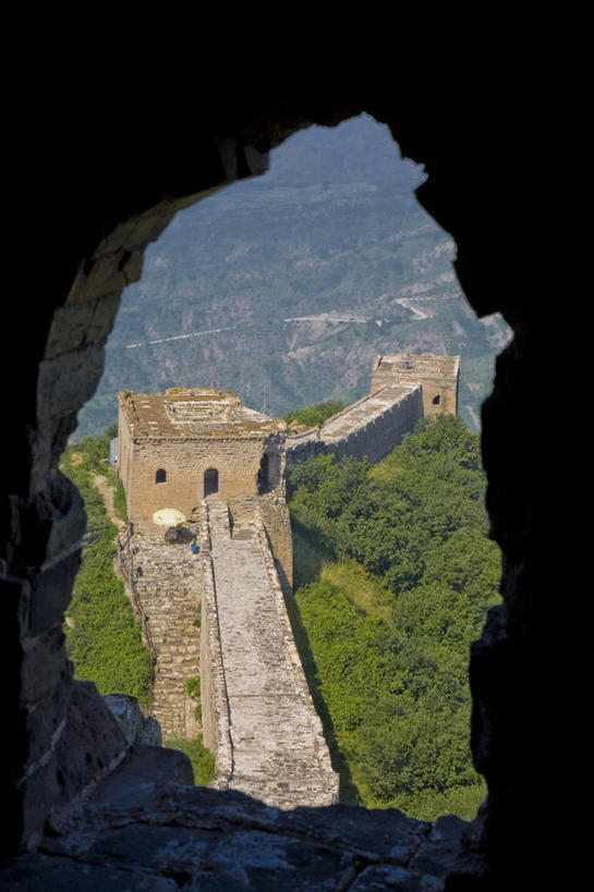 无人,竖图,俯视,室外,白天,旅游,度假,石头,美景,名胜古迹,山,山脉,植物,地标,北京,中国,亚洲,一堆,阴影,堆叠,堆积,新鲜,遗迹,光线,石子,影子,景观,山峰,山峦,首都,古迹,文化,文物,娱乐,古建筑,树,树木,绿色,阳光,自然,群山,享受,休闲,旅游胜地,景色,放松,生长,成长,青春,堆,生命,文明,自然风光,和平,安详,古文明,东亚,世界文化遗产,中华人民共和国,北京市,京,北平,华北地区,密云县,冷色,长久,久长,悠长,悠久,古北口镇,司马台,司马台长城,司马台村,石块,岩石,彩图,高角度拍摄,标志性建筑