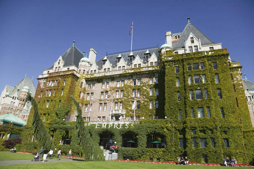 无人,家,横图,室外,白天,仰视,度假,美景,植物,城市风光,城市,加拿大,房屋,屋子,景观,常春藤,爬山虎,草药,娱乐,楼房,中药,住宅,蓝色,蓝天,天空,天,享受,休闲,景色,放松,晴朗,北美,北美洲,美洲,药材,中草药,爬墙虎,中药材,本草,万里无云,地锦,趴山虎,巴山虎,省会,北亚美利加洲,亚美利加洲,卑诗省,不列颠哥伦比亚,不列颠哥伦比亚省,维多利亚,晴空,晴空万里,彩图,低角度拍摄,房子,卑斯省,皇后酒店,常青藤