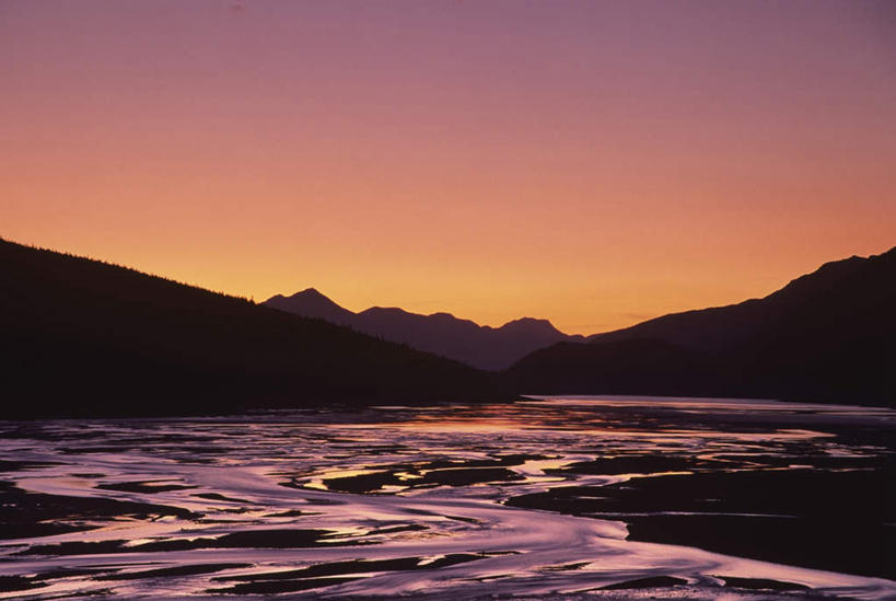 无人,公园,横图,室外,白天,正面,旅游,度假,河流,美景,日落,山,山脉,水,加拿大,河水,景观,山峰,水流,晚霞,霞光,落日,山峦,背光,娱乐,蓝色,蓝天,天空,自然,黄昏,群山,天,享受,休闲,景色,彩霞,放松,晴朗,北美,北美洲,国家公园,自然风光,美洲,逆光,阿尔伯塔省,万里无云,阿尔伯塔,北亚美利加洲,亚美利加洲,艾伯塔,艾伯塔省,贾斯珀国家公园,夕照,晴空,晴空万里,夕阳,彩图,斜阳