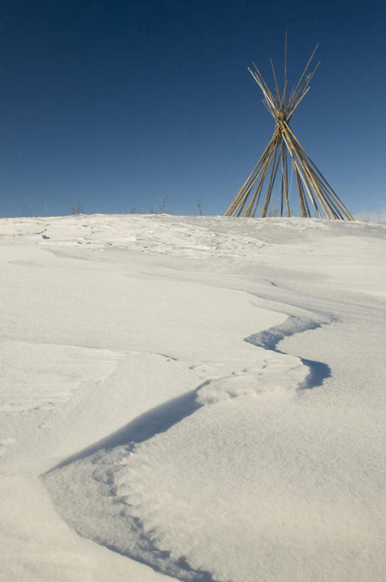 无人,竖图,俯视,室外,白天,旅游,度假,美景,雪,大雪,加拿大,阴影,光线,影子,帐篷,地平线,积雪,景观,雪景,冬季,冬天,辽阔,地面,娱乐,蓝色,蓝天,天空,阳光,自然,天,享受,休闲,广阔,景色,放松,寒冷,晴朗,一望无际,北美,北美洲,自然风光,延伸,美洲,露营,野营,万里无云,宿营,天地相交,北亚美利加洲,亚美利加洲,严寒,萨省,萨斯喀彻温省,无边无际,一马平川,萨斯卡通,晴空,晴空万里,彩图,高角度拍摄