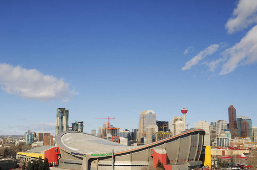 无人,体育馆,高楼大厦,运动场,横图,室外,白天,正面,度假,美景,城市风光,标志建筑,城市,大厦,地标,建筑,摩天大楼,加拿大,阴影,光线,影子,景观,云,云朵,云彩,娱乐,建设,体育场,蓝色,白云,蓝天,天空,阳光,天,享受,休闲,景色,放松,晴朗,北美,北美洲,美洲,阿尔伯塔省,阿尔伯塔,北亚美利加洲,亚美利加洲,运动馆,艾伯塔,艾伯塔省,卡尔加里,晴空,彩图,大楼,高层建筑,高楼,摩天楼,卡城