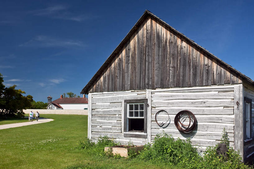 无人,家,木屋,横图,室外,白天,正面,旅游,度假,草地,草坪,美景,植物,加拿大,阴影,光线,影子,景观,云,云朵,云彩,娱乐,住宅,草,树,树木,蓝色,绿色,白云,蓝天,天空,阳光,自然,天,享受,休闲,景色,放松,生长,晴朗,成长,北美,北美洲,自然风光,美洲,省会,北亚美利加洲,亚美利加洲,马尼托巴,马尼托巴省,曼尼托巴省,温尼伯,晴空,彩图,茅舍,茅屋,棚屋,小木屋,小屋